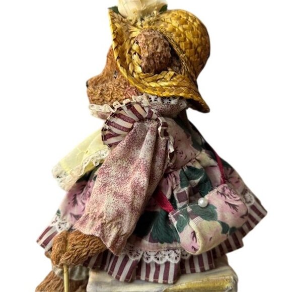 Vintage Figurine Bear With Straw Hat & Picnic Basket Plays Music and works - Picture 6 of 12